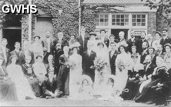 22-059 Wedding party of Sam Birkett circa 1900. Picture taken in garden of 58 Blaby Road