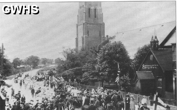 22-100 Coronation Day Procession Blaby Road South Wigston 1911