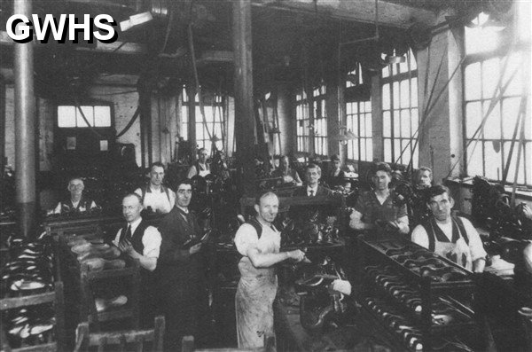 22-153a Workers in Gamble's Shoe Factory in Canal Street circa 1930