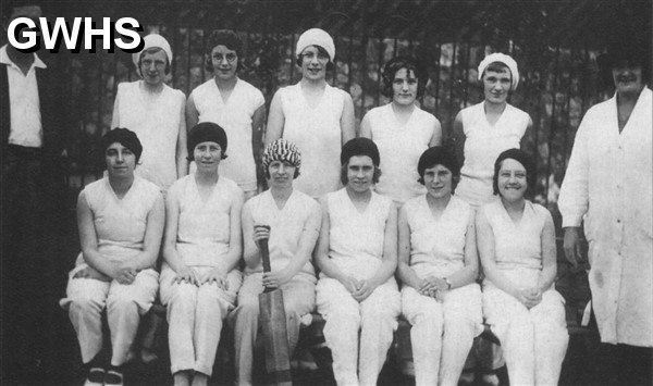 22-161 Orson Wright's Ladies Cricket team 1931 South Wigston