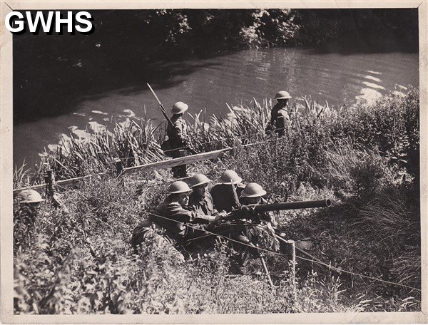 9-146 Home Guard South Wigston training by the canal circa 1942