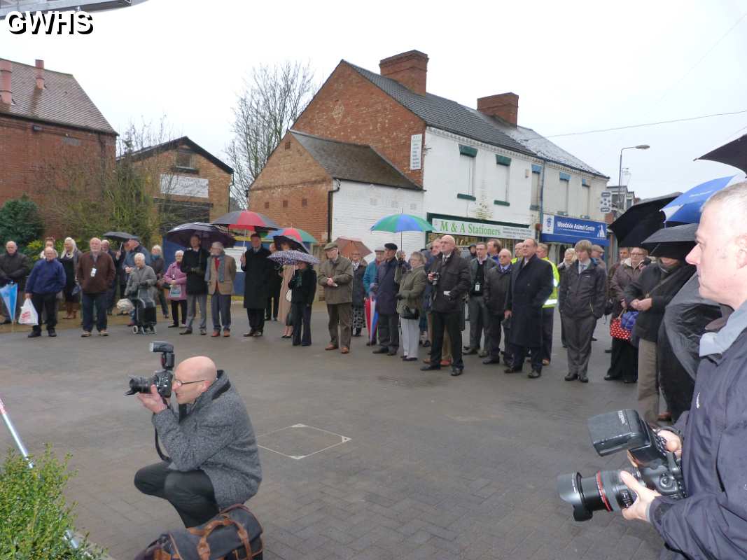 26-206 Wigston Town Centre re-opening and unveiling of the Jubilee Plaque Dec 2014