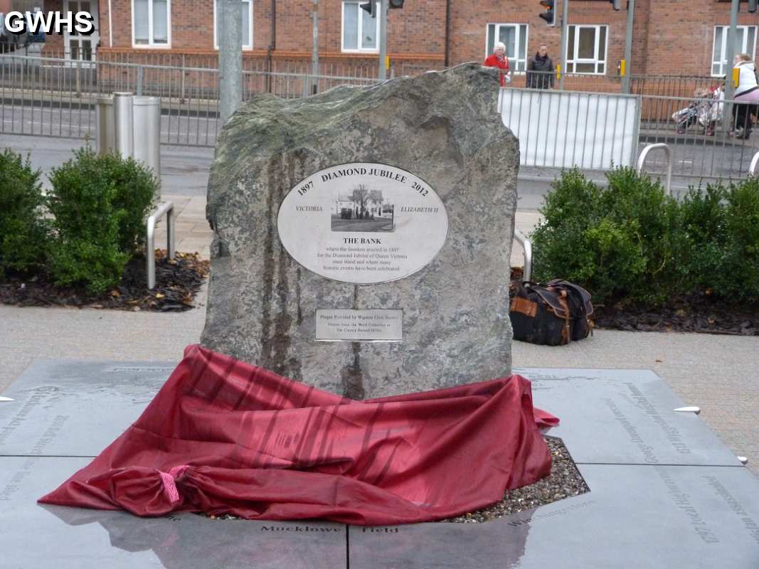 26-222 Wigston Town Centre re-opening and unveiling of the Jubilee Plaque Dec 2014