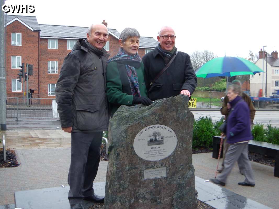 26-231 Wigston Town Centre re-opening and unveiling of the Jubilee Plaque Dec 2014