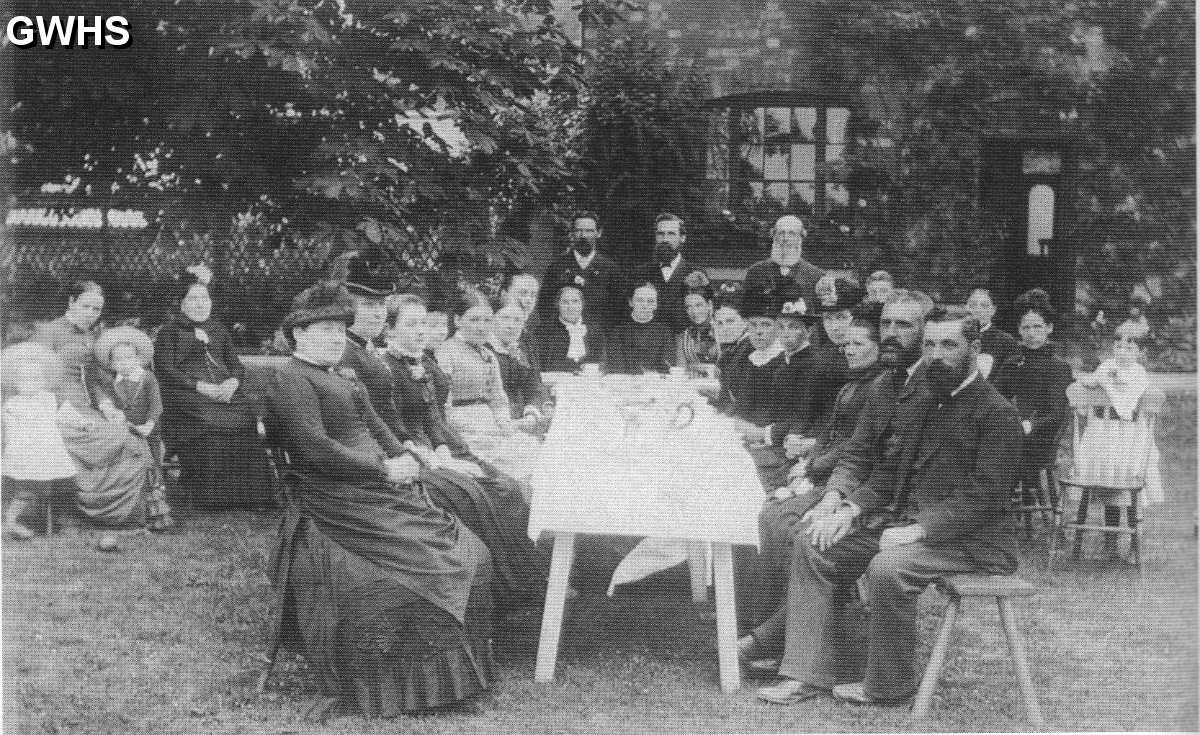 17-080 Garden of the Congregational Church Manse in Long Street Wigston Magna 1890's