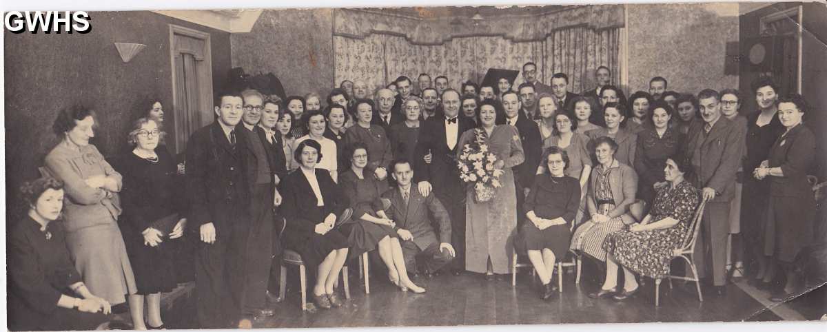 9-103 Wigston Magna Conservative Club Party 1937