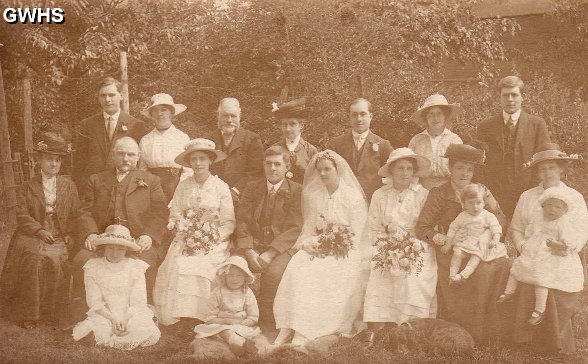 9-71 Wedding of Ernest Forryan & Jessie Holmes 1921 Wigston Magna
