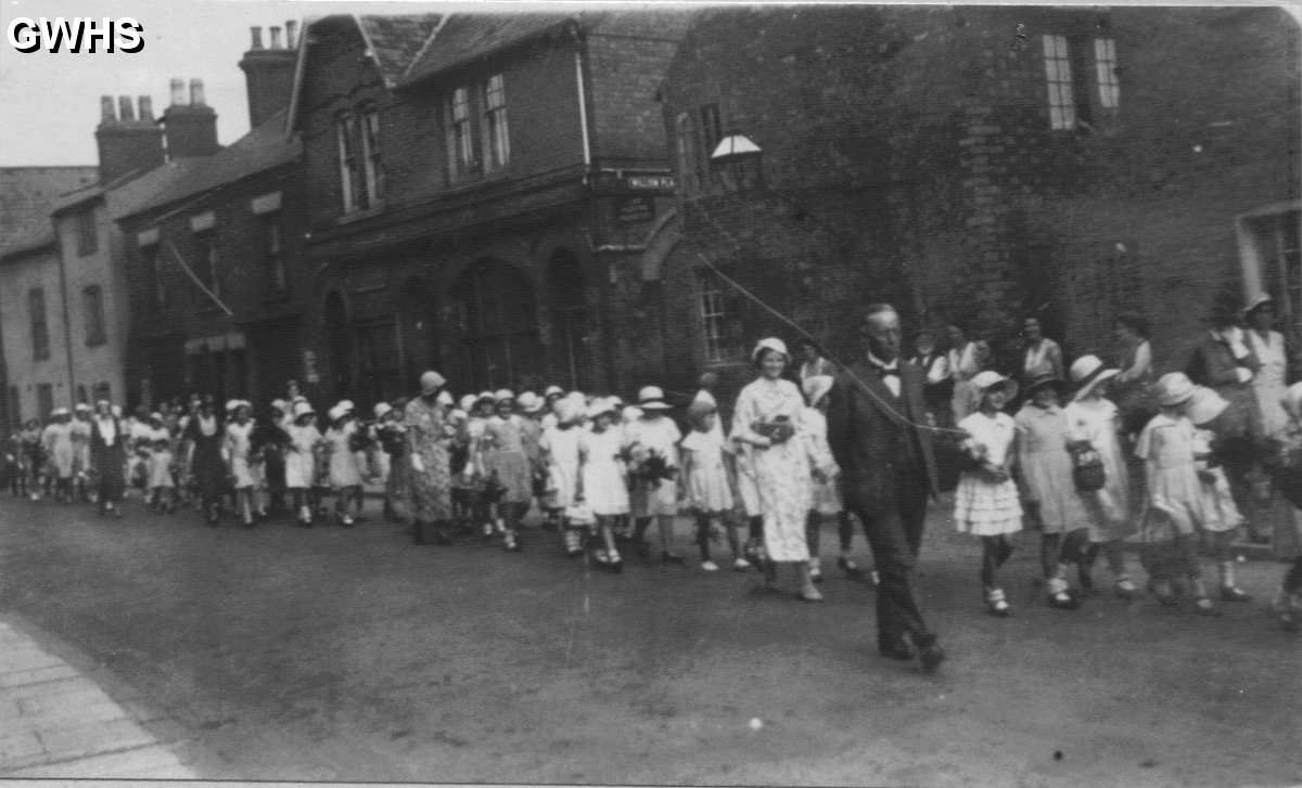 23-031 Parade in Long Street Wigston Magna circa 1920 