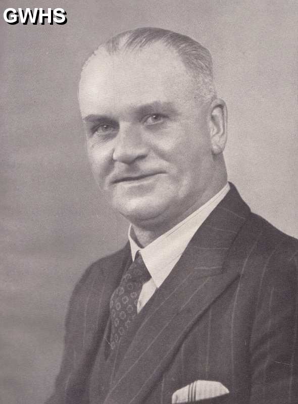 23-501 Harry Boulter Manager of The Wigston Co-operative Hosiers Ltd 1949