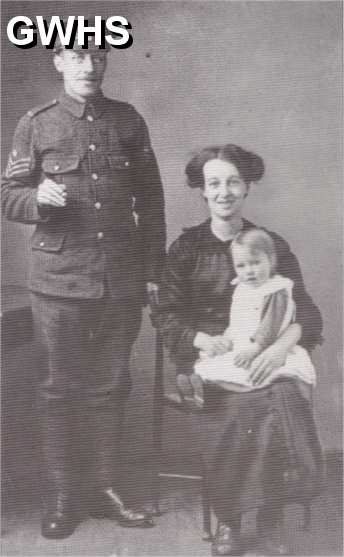 23-756 Sergeant William John Gurr with Wife Mary and baby Irene Wigston Magna c 1913
