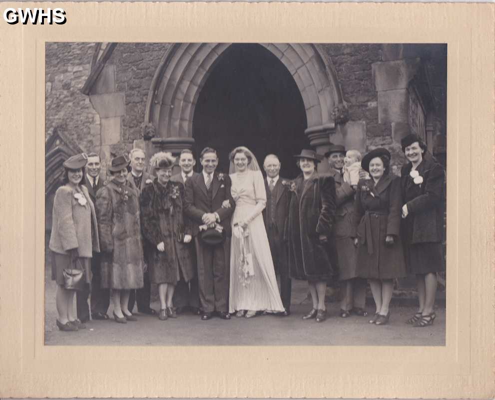 30-437 Wedding of Elsie Mason & Eric Mears 8 Jan 1944