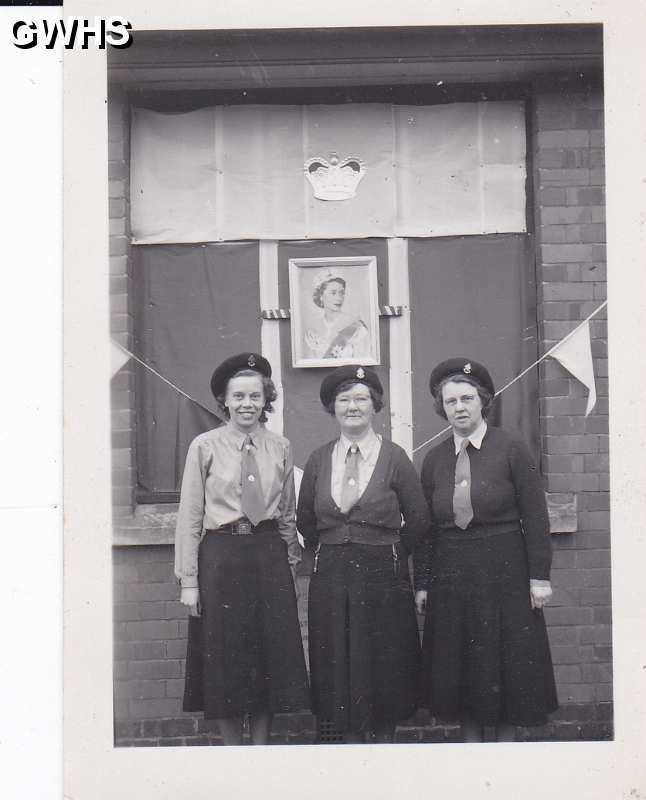 30-623 1st Wigston Guides Club Room Welford Road 1953