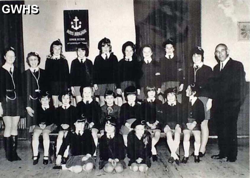 33-603 Alpha Girls Long Street Wigston Magna 1960's