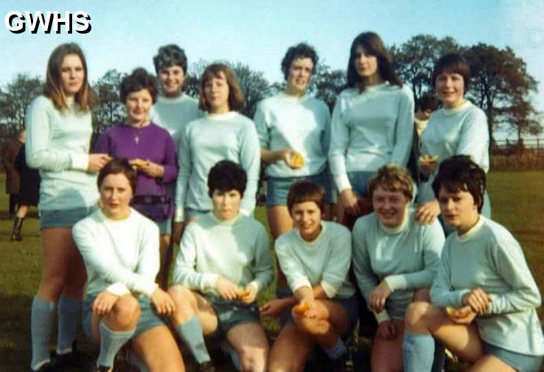 34-002 Wigston Co-Op Blue Streaks Ladies Football Team