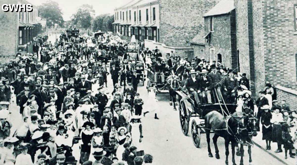34-239 Parade starting in Central Ave Wigston around 1890’s
