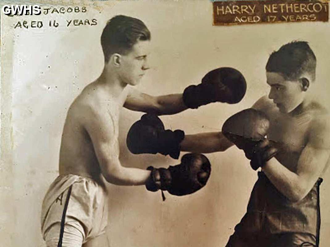 34-251 Harry Nethercot 1931 boxing at The Black Dog Oadby