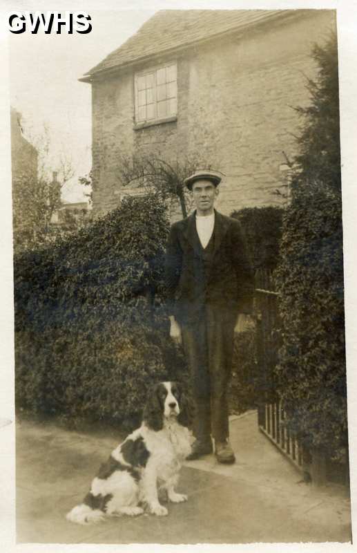 34-290 Alfred Roe outside his cottage on corner of Moat Street and Welford Road c 1950