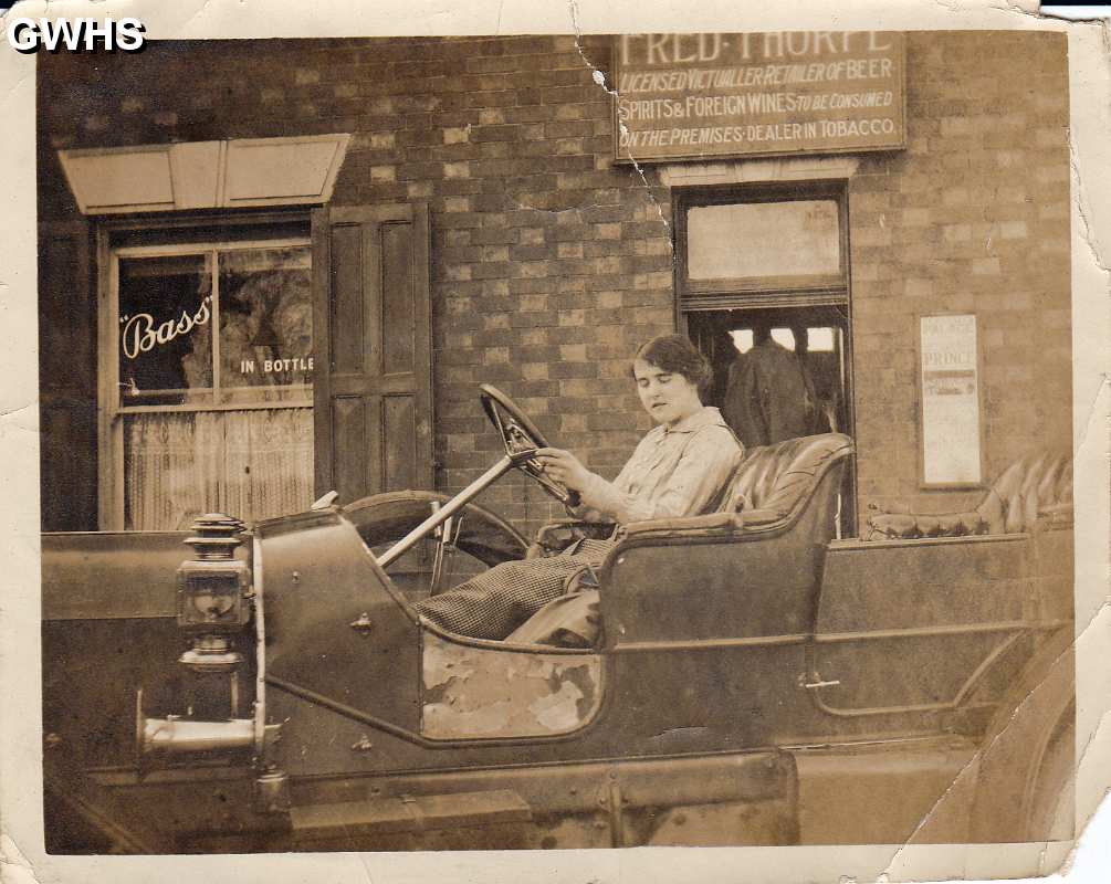 34-466 Maude Thorpe outside the Royal Oak Inn Leicester Road Wigston Magna late 1920's