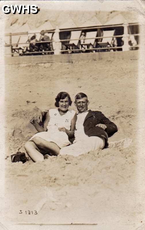 34-472 Olive Thorpe nee Wheelhouse and Robert Thorpe taken on honeymoon at Bournmouth