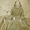 33-293 Sarah Roe born in Wigston Magna 1851 died 1886 with her daughter Agnes