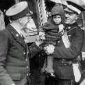 34-202 WWII London evacuees arriving in Wigston 1940