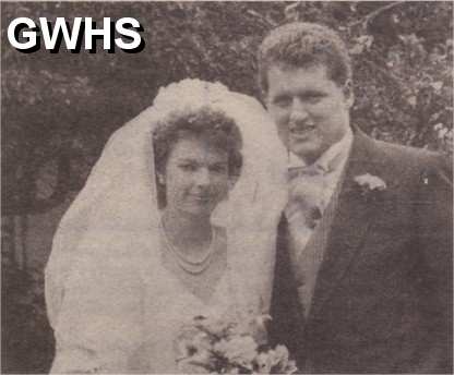 22-550 Marrage of Christine Peterson to John Wesson at South Wigston Methodist Church1990