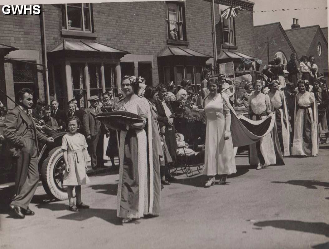 26-053 Carnival Queen Parade 1938 Central Ave Wigston Magna