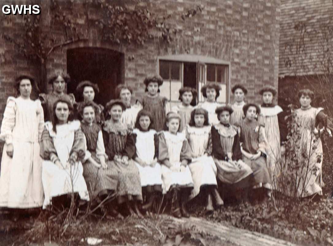 29-153 Girls who worked for Cook & Hurst Long Street Wigston Magna 1910