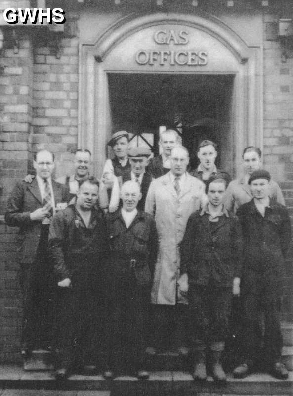 30-205a Wigston Gaas Works staff at the time of the closure in 1955
