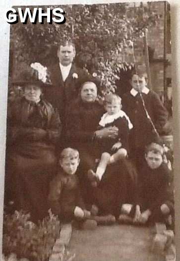 31-261 The spences family who lived in burgess street Wigston Magna
