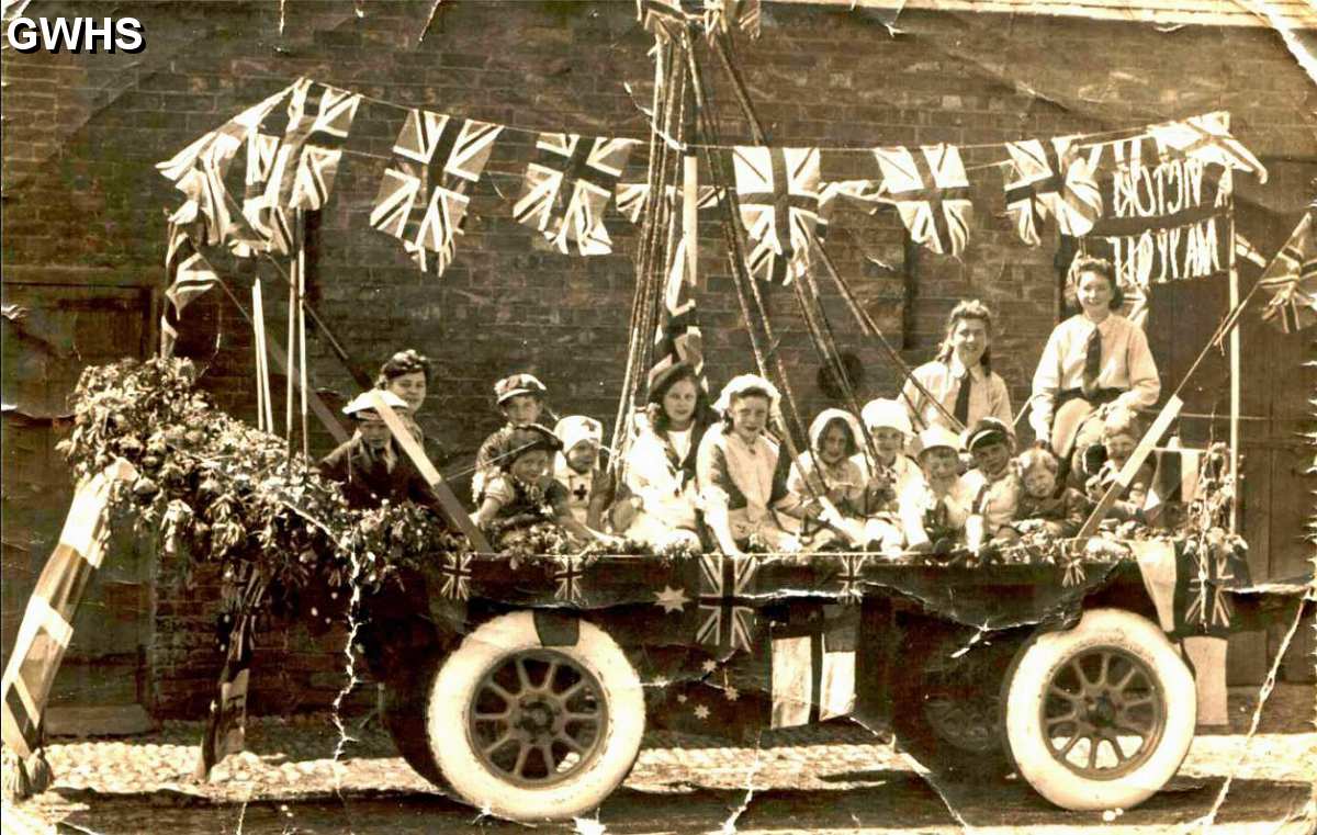 31-387 VE Day Celebrations in Wigston 1945