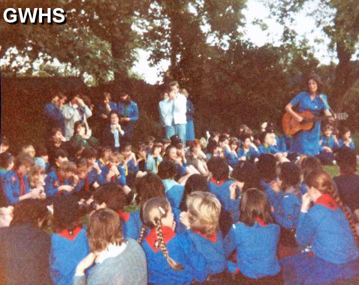 32-480 75 years Wigston Guides taken at the celebrations June 25th 1985 All Saints Vicarage