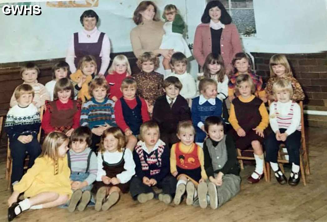 33-095 Cross Street Play Group 1977-78 Wigston Magna