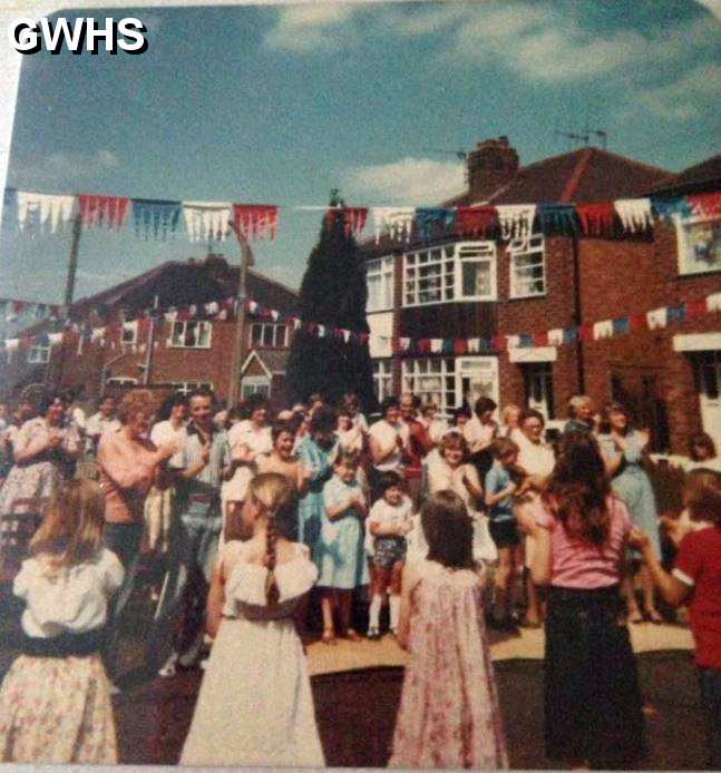 34-552 Kew Drive Wigston Magna street party for Charles and Diana's wedding in 1981