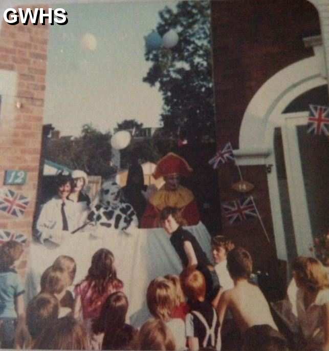 34-559 Kew Drive Wigston Magna street party for Charles and Diana's wedding in 1981