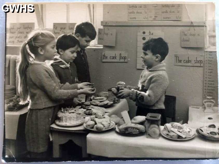34-753 Bell Street School children 1962 original picture