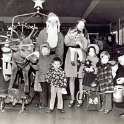32-457 Wigston Arcade Wigston Magna Christmas 1975