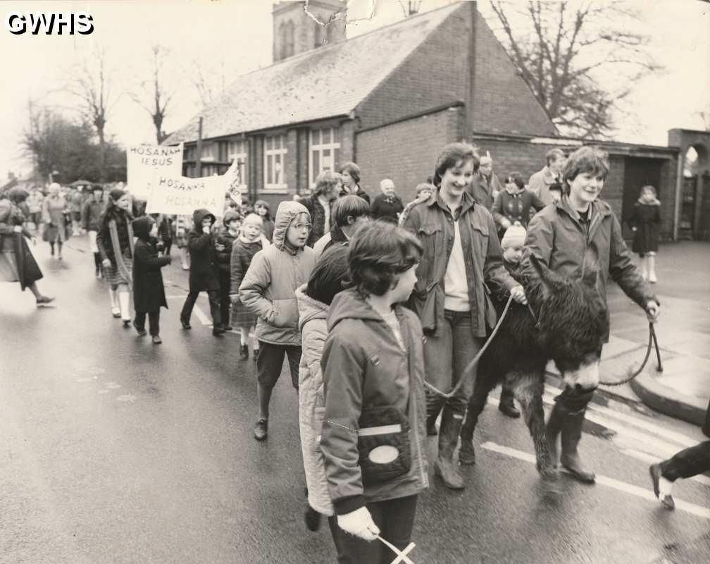 35-491 Parade with Hazel the Donkey in Bushloe End Wigston Magna