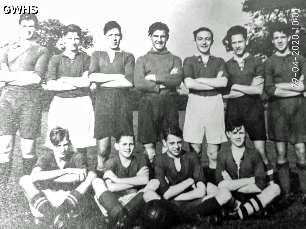 35-698 Wigston Fields juniors about 1948-9