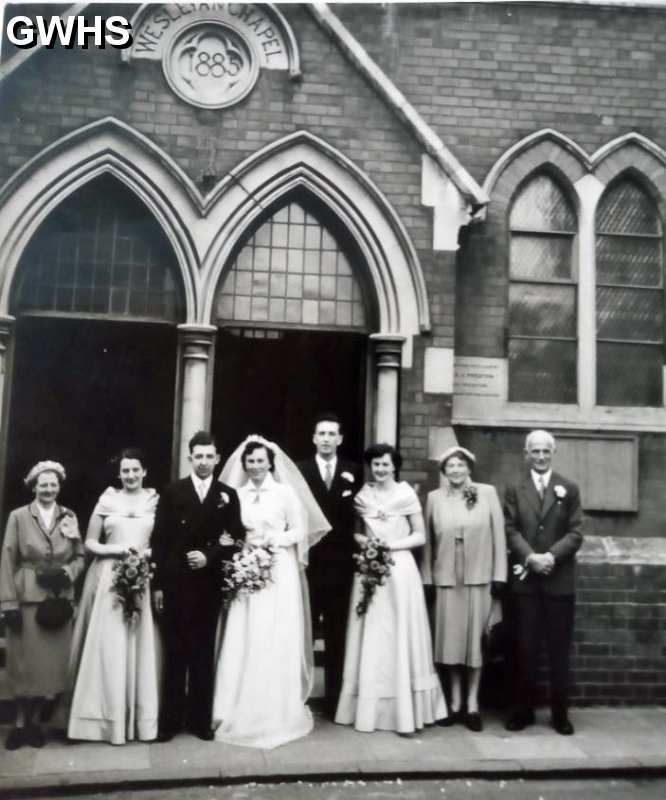 35-954 Wedding of Kelvin Mattock to Dorothy Woodward Jun 1953 at Fredrick Street Methodist Church Wigston Magna