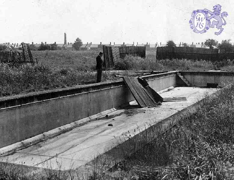 24-063 First public bathing pool in South Wigston - Opened in the 1920's, closed and filled in June 1949