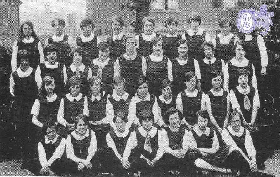 22-139 South Wigston Girls' School Class  circa 1929
