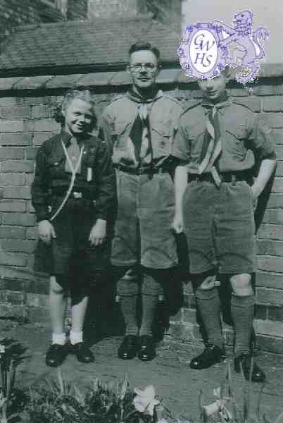 24-056 John Jack Goodwin with daughter Enid and son Alan 1947 South Wigston