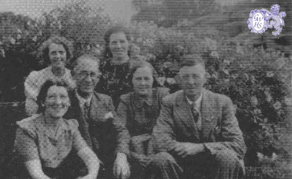 24-061 Staff of the Blaby Road Co-operative store 1945
