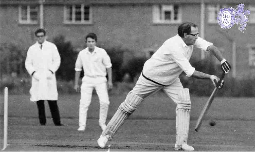 30-877 Jim Colver playing cricket at Blaby Road South Wigston