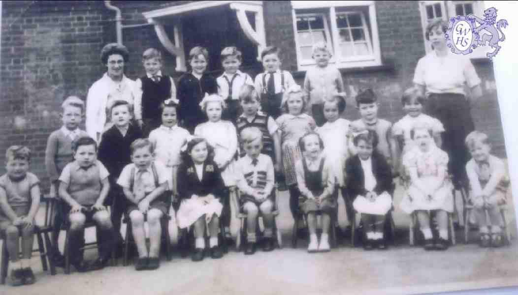 31-249 South wigston infants about 1956,1957