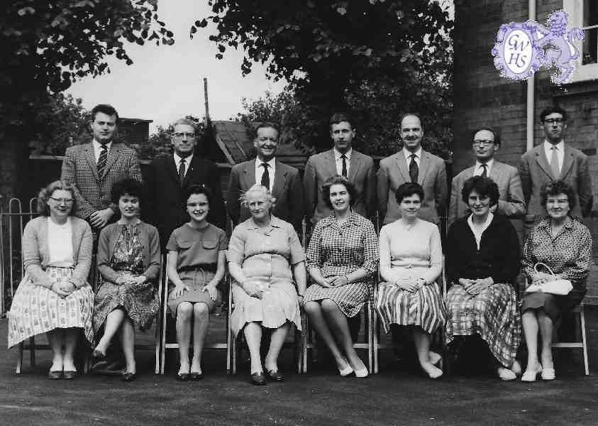 32-054 Teachers at Bassett Street School South Wigston