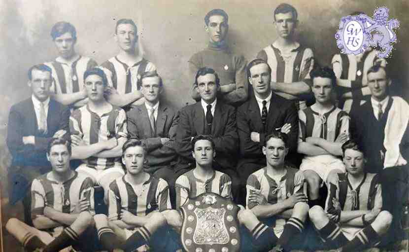 32-305 South Wigston Football Team1922 Jhn Alfred Hill front row 2nd from left