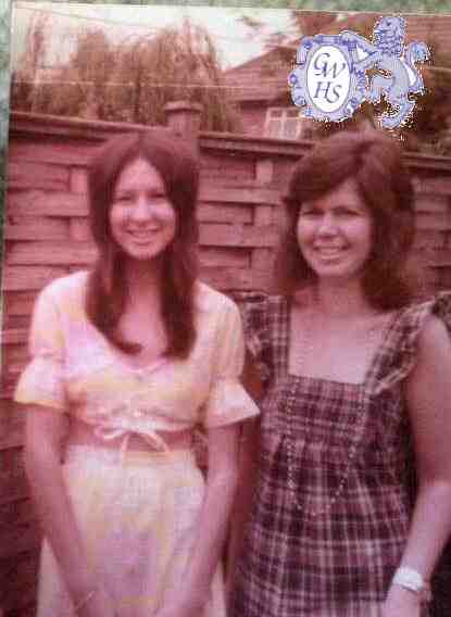 32-345 Yvette and Marie Pinhey circa 1972