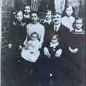 32-061 The Bown family of Canal Street South Wigston around 1915.